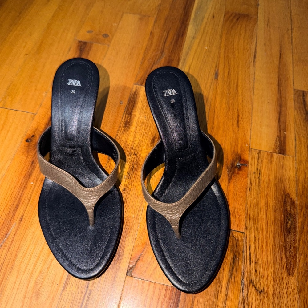 Zara Elegant Black and Tan Sandals